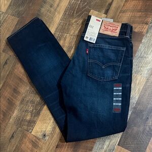 NWT Levi’s 511 Slim Fit Jeans Dark Wash 32x34 Sustainable Denim